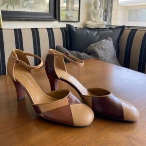 Vintage Nine West 3 tone heels with strap